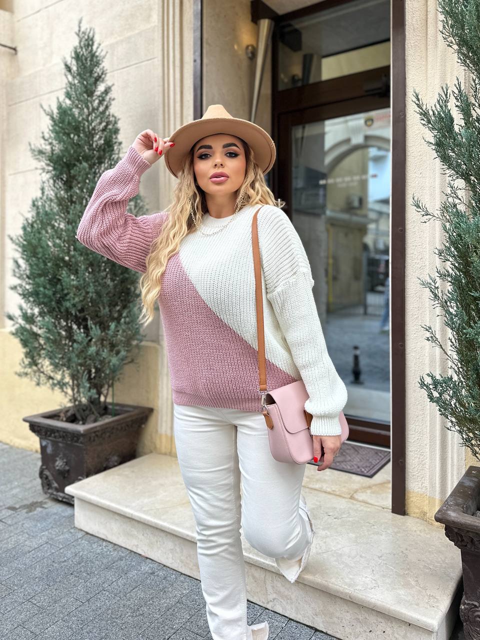 В'язаний жіночий светр рожевого кольору 29899