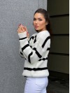 В'язаний жіночий светр у смужку бiлого кольору 30068
