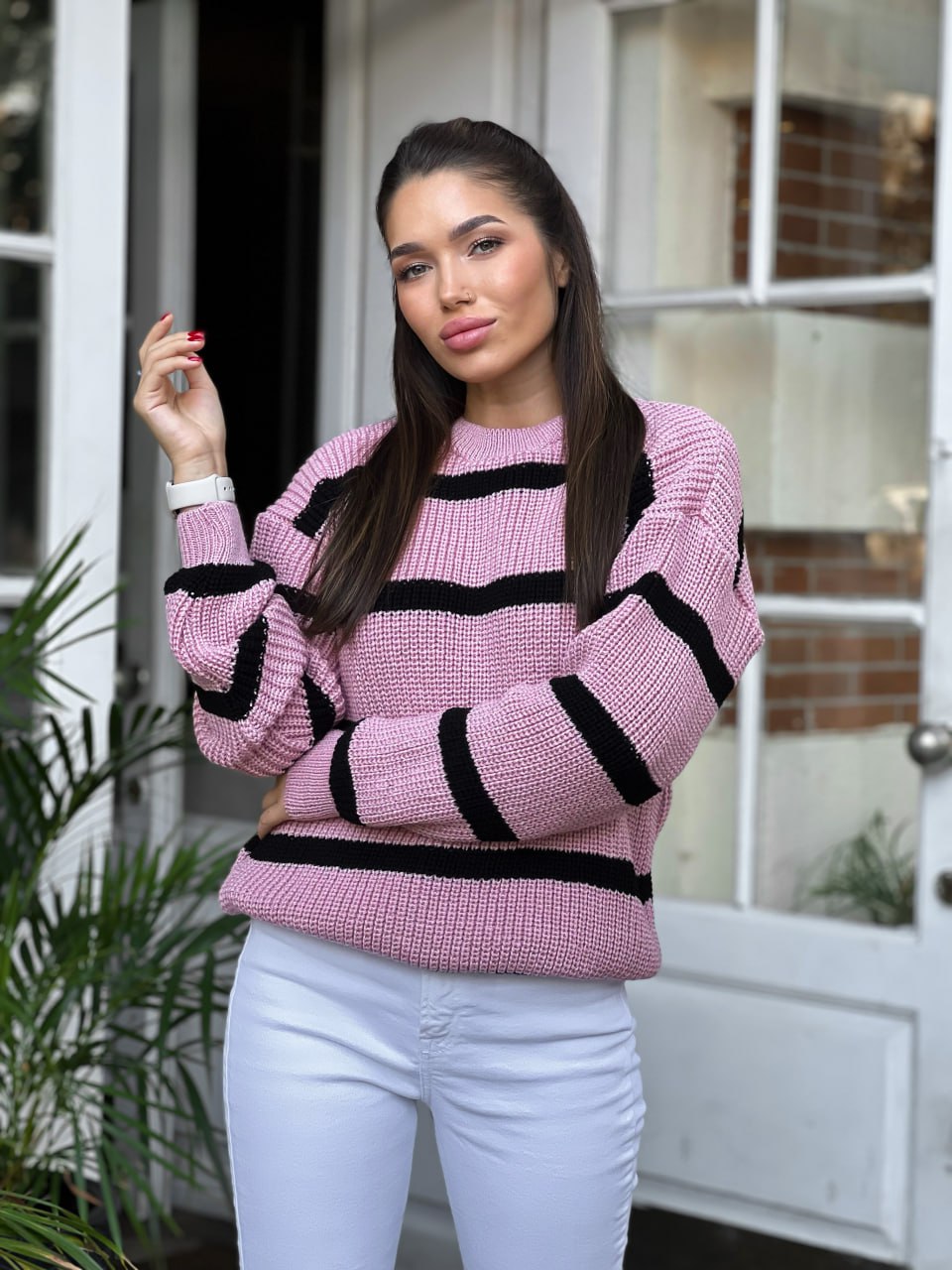 В'язаний жіночий светр у смужку пудрового кольору 30066