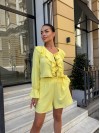 Яскравий прогулянковий костюм жовтого кольору 33787