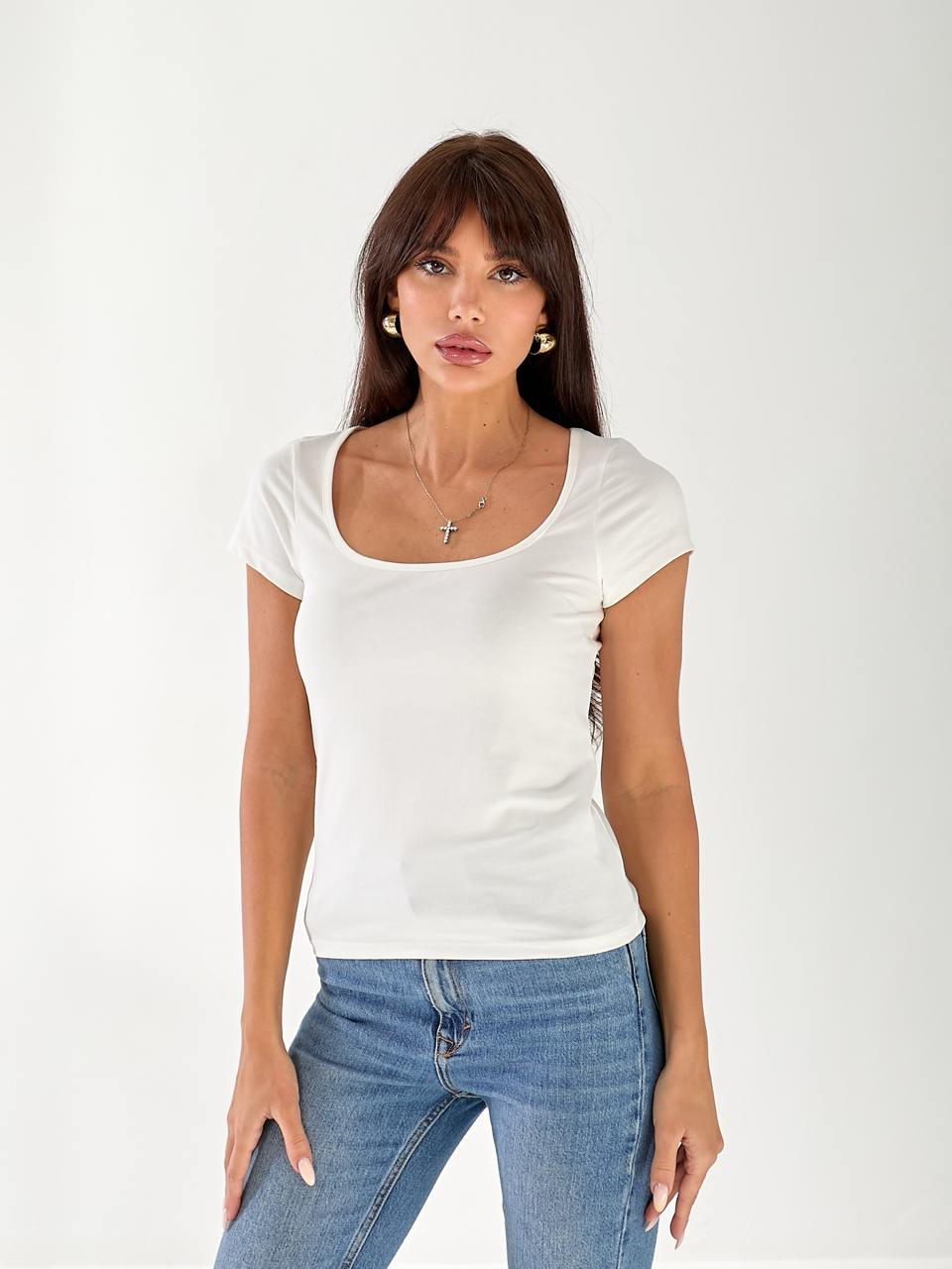 Жіноча базова футболка бiлого кольору 33322
