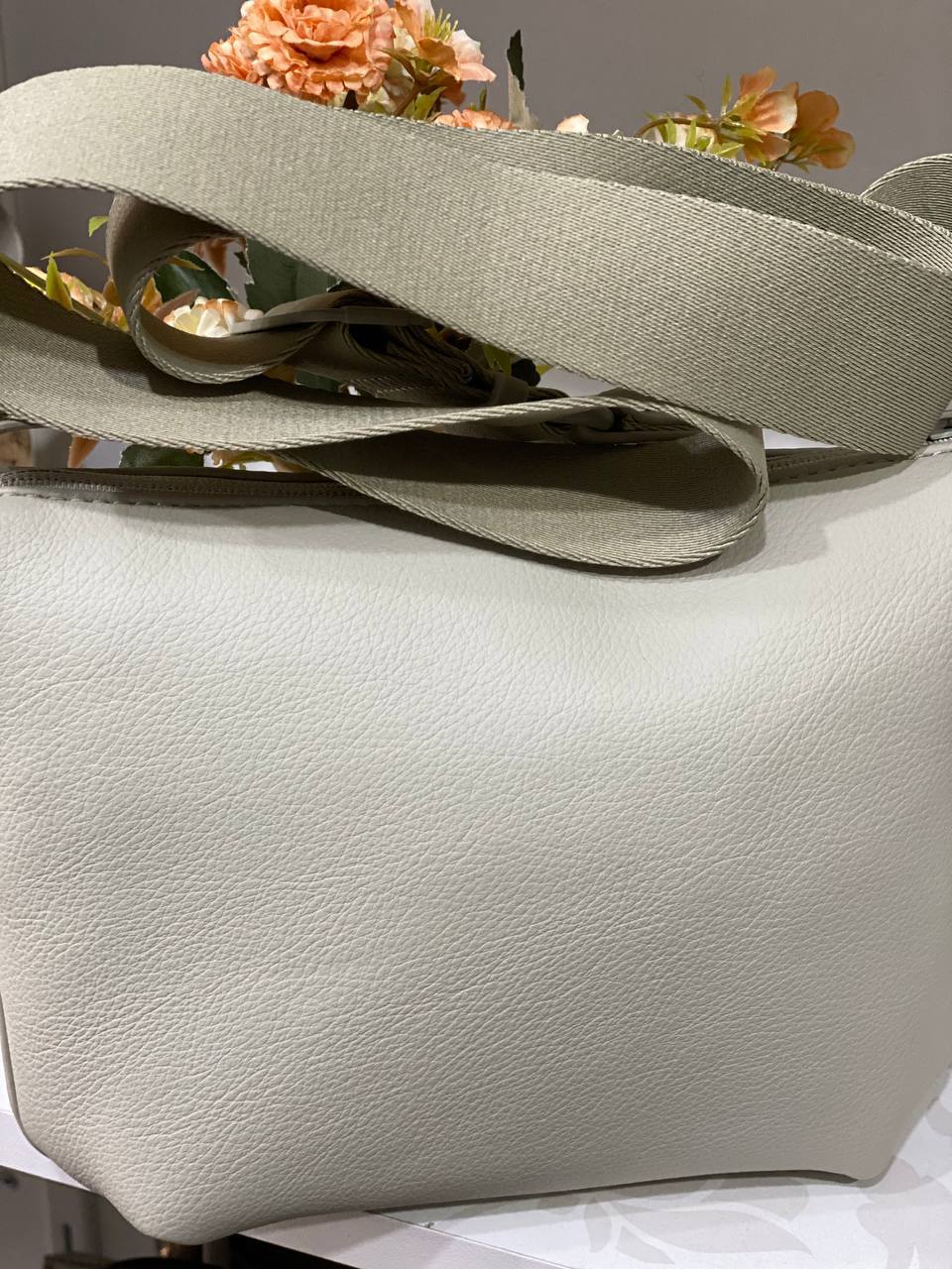 Женская базовая сумка через плече из эко-кожи оливкового цвета 32518