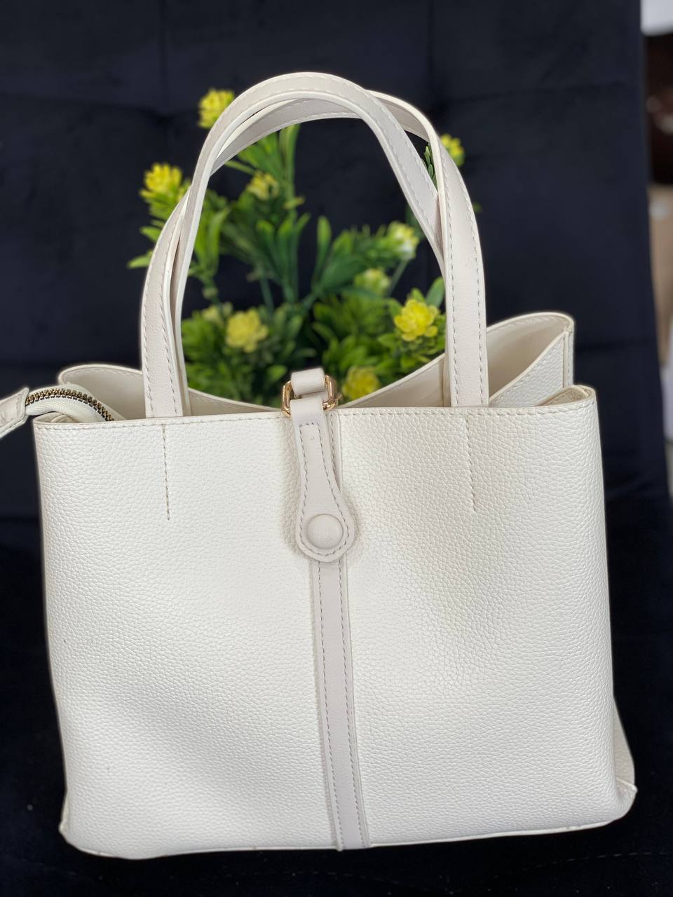 Жіноча брутальна сумка шопер із еко-шкіри молочного кольору 32499