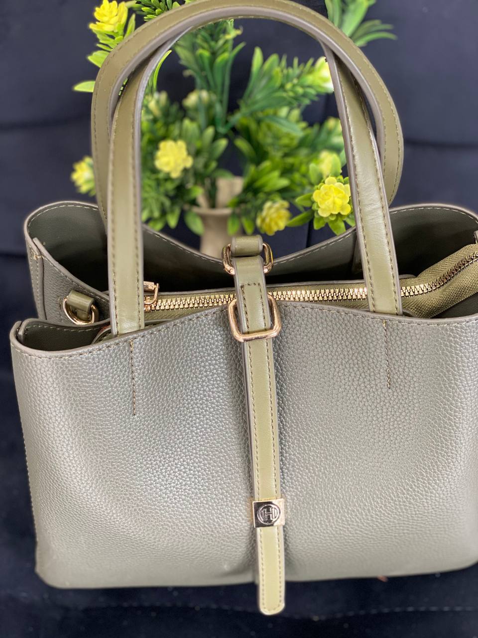 Жіноча брутальна сумка шопер із еко-шкіри сiрого кольору 32496