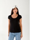 Женская футболка с большой горловиной черного цвета 33236