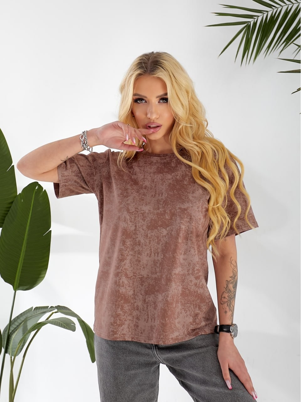 Жіноча футболка з ефектом вареного кавового кольору 32870