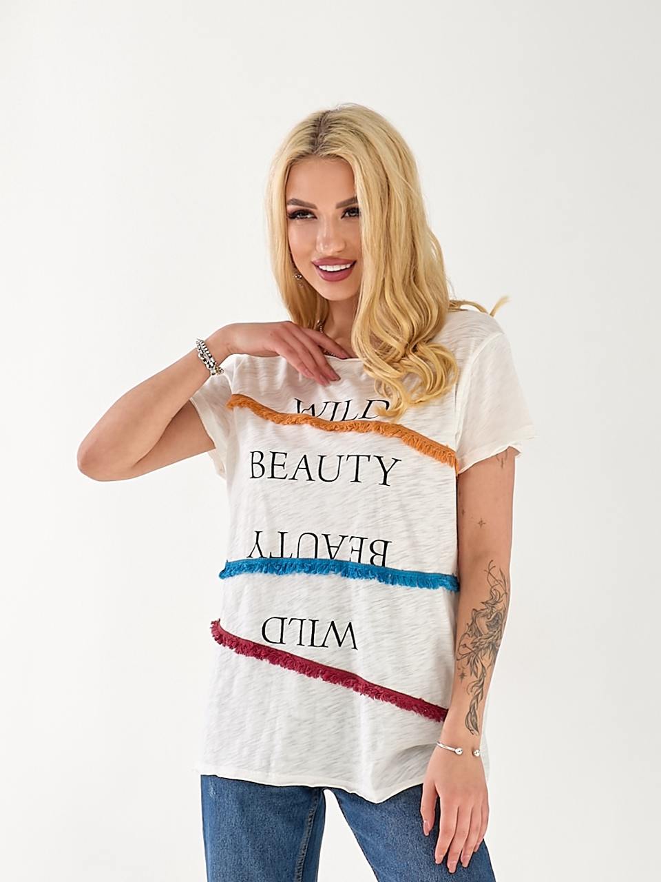 Женская футболка с надписью белого цвета 33260