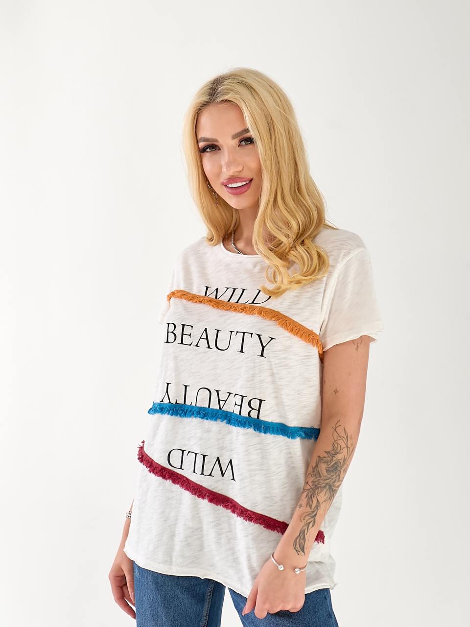 Женская футболка с надписью белого цвета 33260