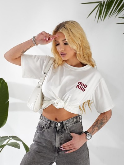 Жіноча футболка з написом молочного кольору 32875