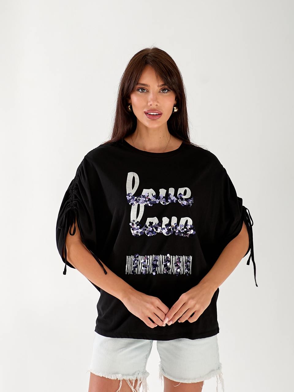 Жіноча футболка з паєтками чорного кольору 33259