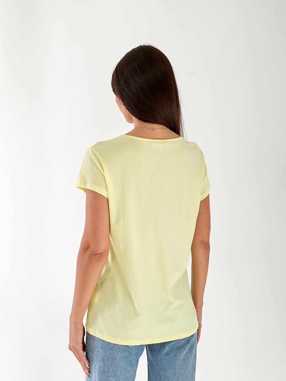 Жіноча футболка з паєтками жовтого кольору 33303