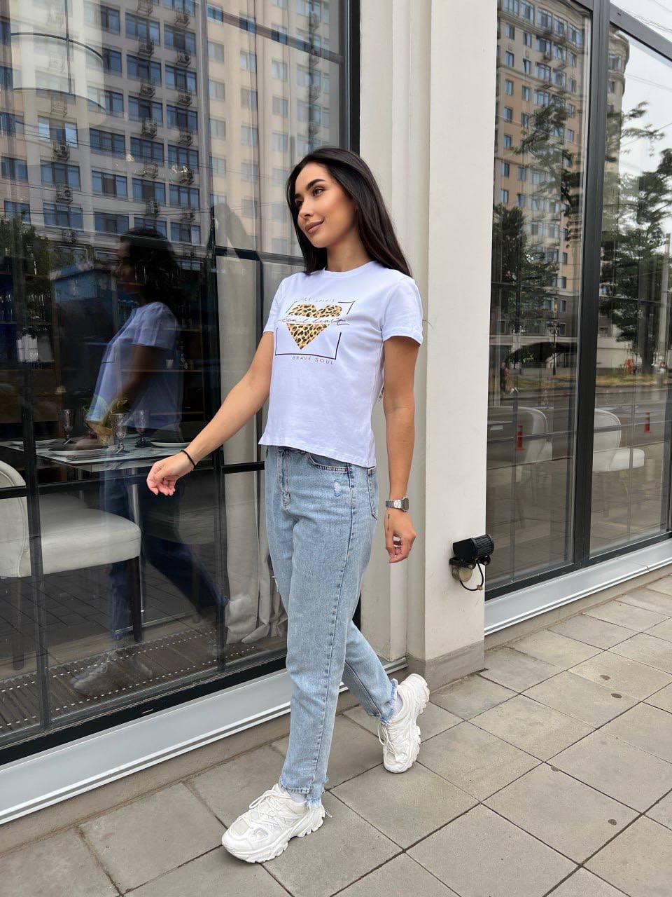 Жіноча футболка з принтом серця, бiлого кольору 27209