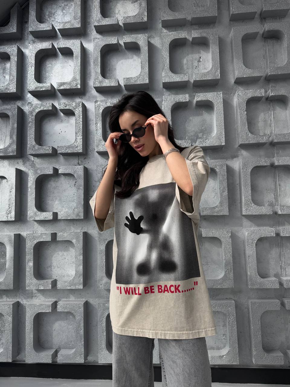 Женская футболка с рисунком бежевого цвета 31888