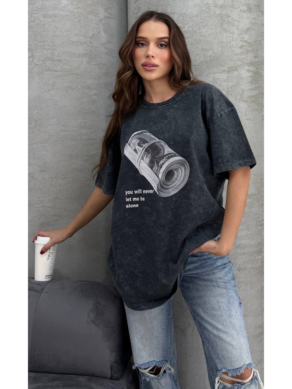 Женская футболка с рисунком графитового цвета 33072