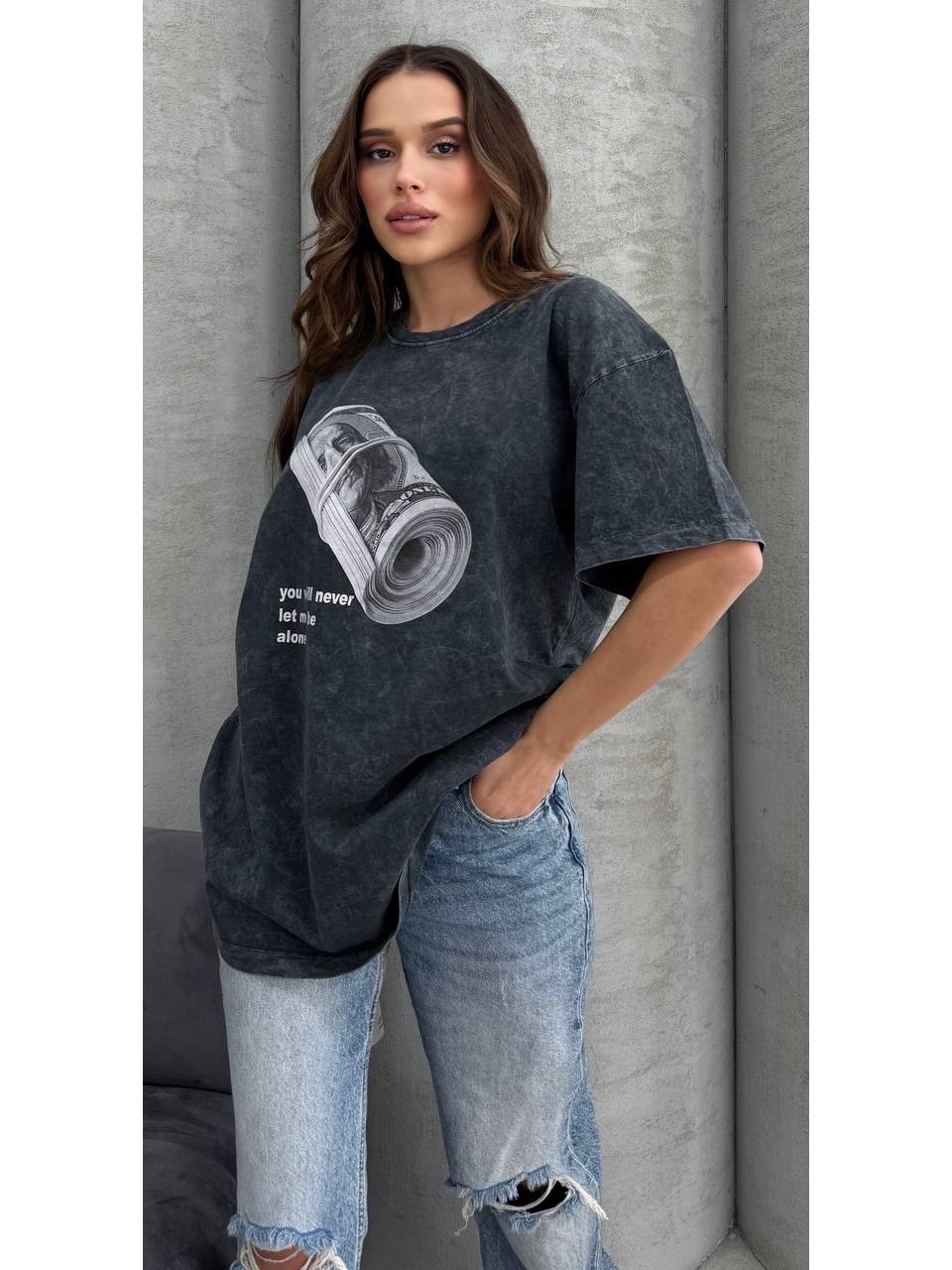 Женская футболка с рисунком графитового цвета 33072