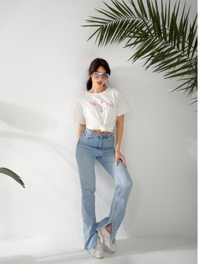 Жіноча футболка з малюнком молочного кольору 32553