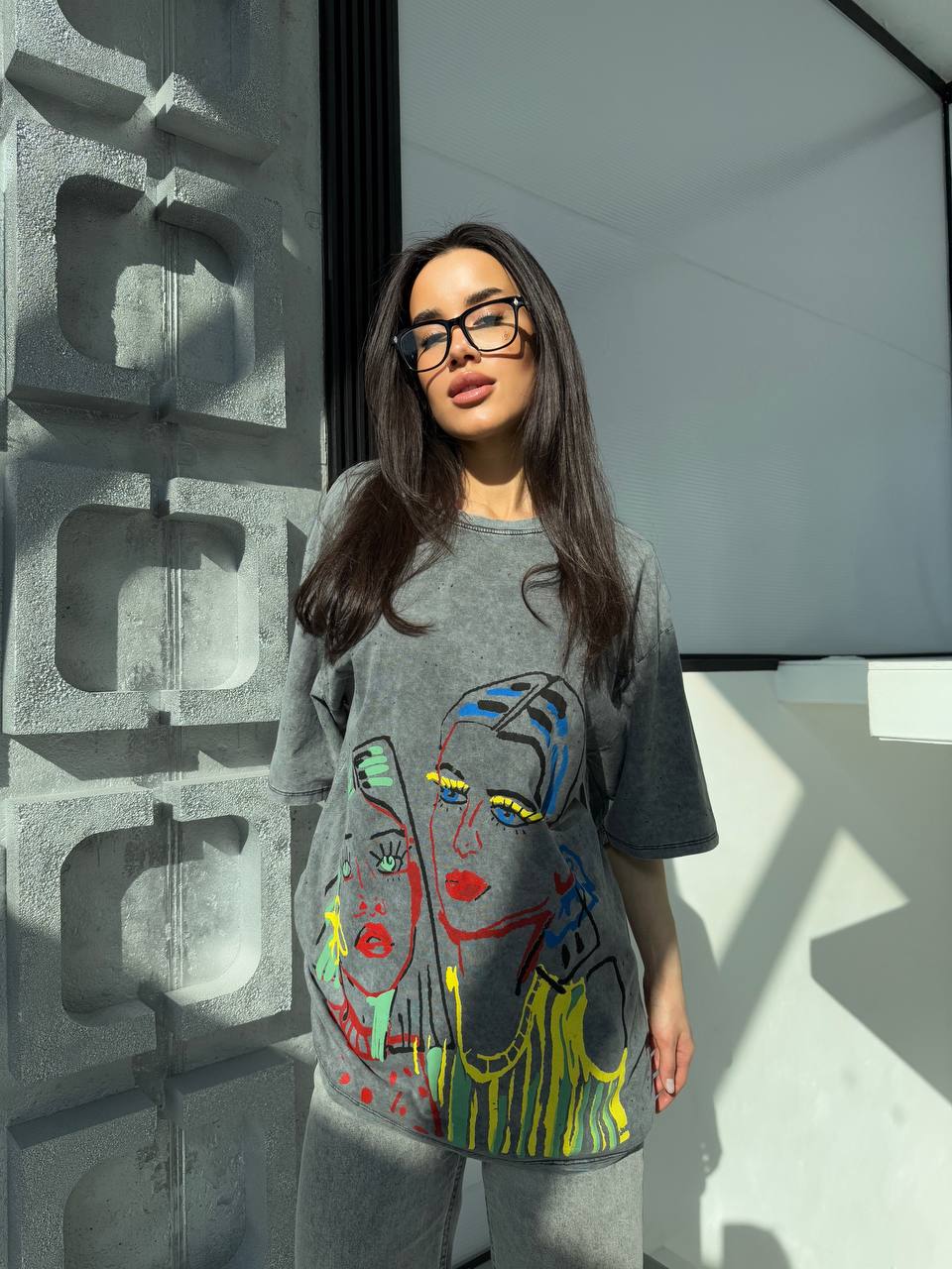 Жіноча футболка з малюнком сірого кольору 31886