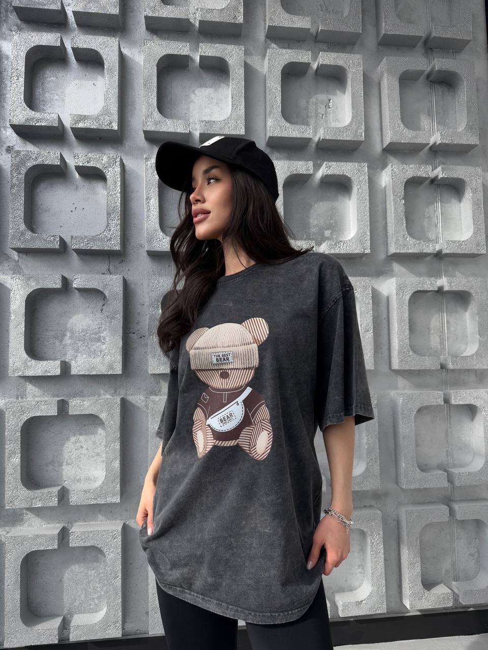 Жіноча футболка з малюнком сiрого кольору 31890