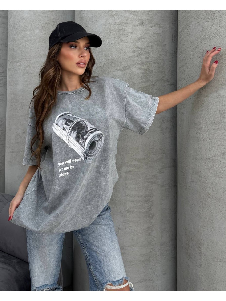 Жіноча футболка з малюнком сiрого кольору 33073