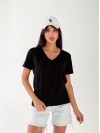 Жіноча футболка з вирізом чорного кольору 33485