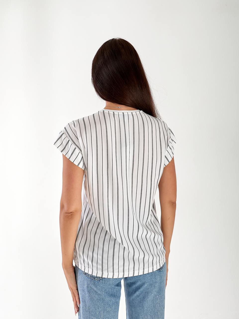 Жіноча футболка зi стразами бiлого кольору 33261