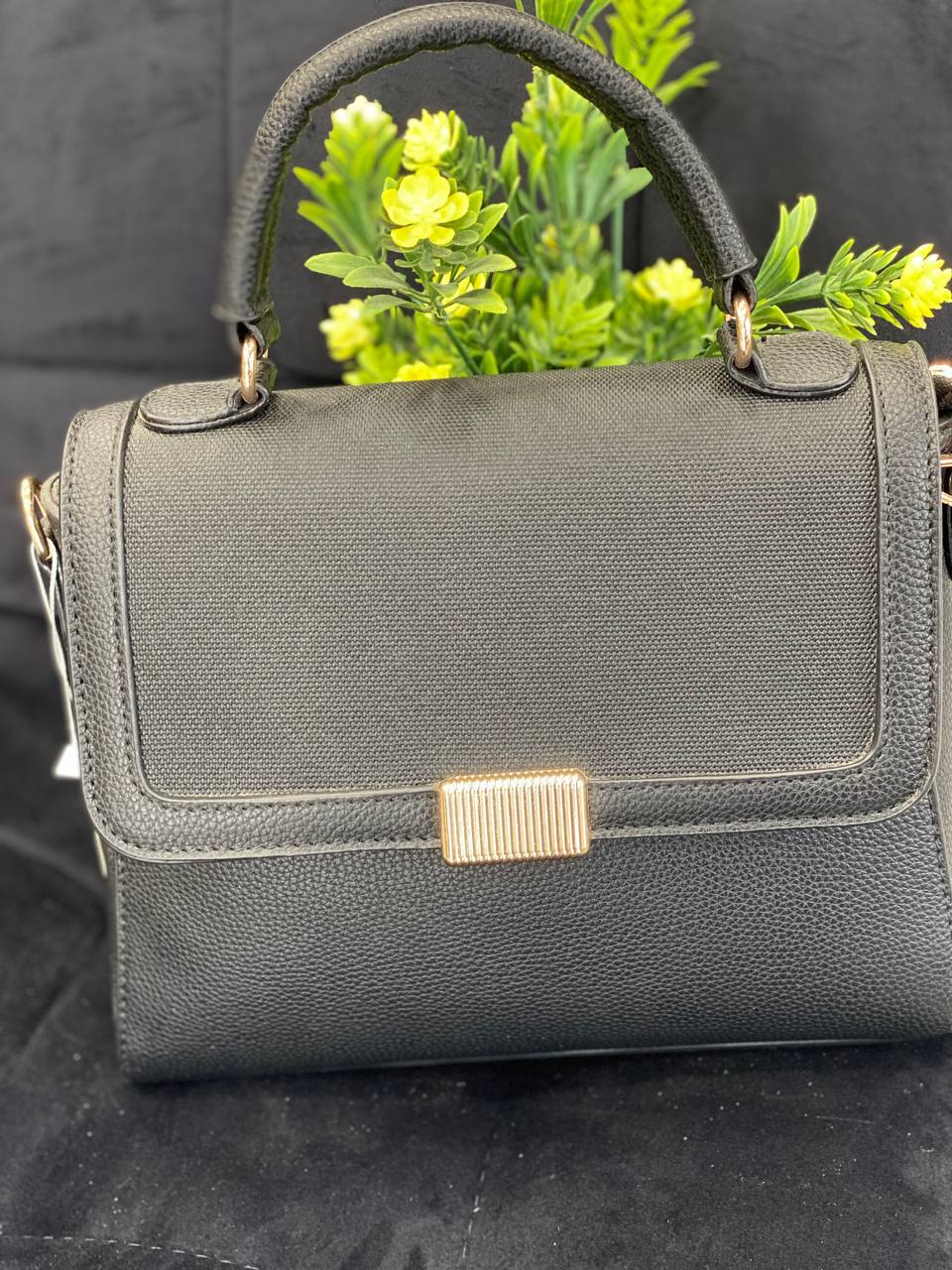 Жіноча класична сумка з еко-шкіри чорного кольору 32258