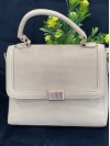 Жіноча класична сумка з еко-шкіри молочного кольору 32261