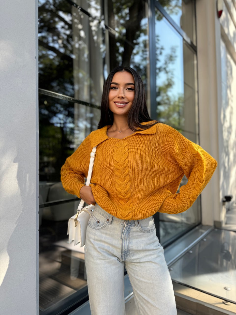 Женская кофта с отложенным воротником желтого цвета 29960