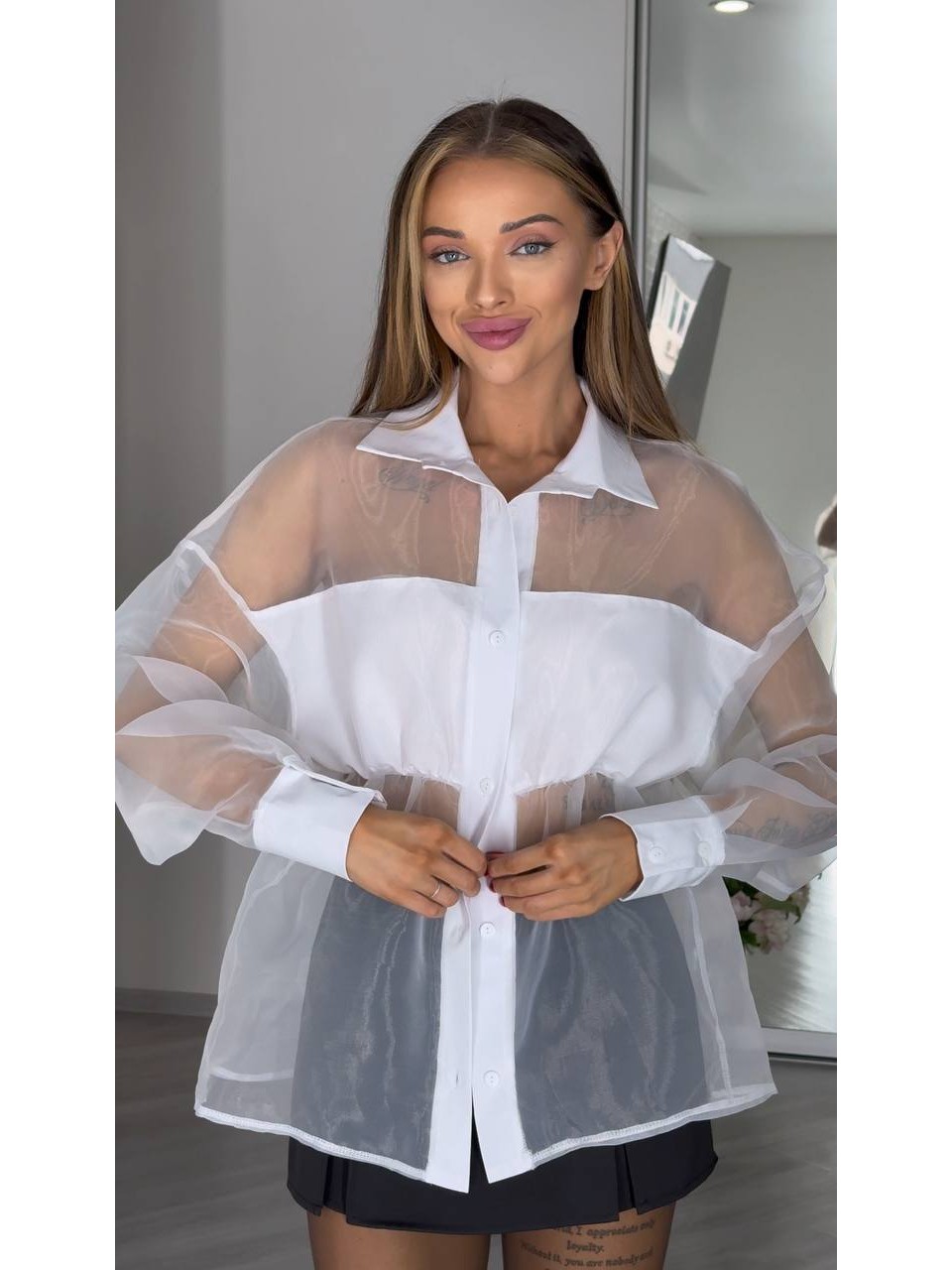 Женская прозрачная блуза с поясом белого цвета 31440