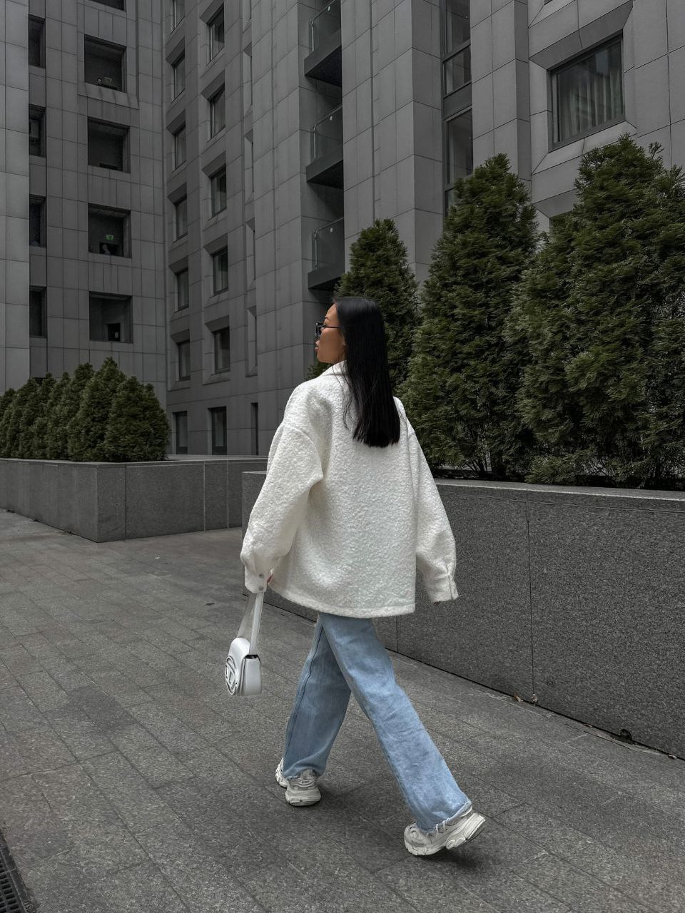 Жіноча сорочка баранчик оверсайз молчного кольору 30743