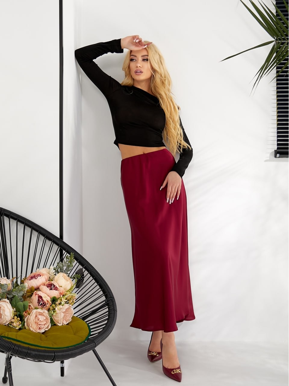 Жіноча шовкова спідниця бордового кольору 31836
