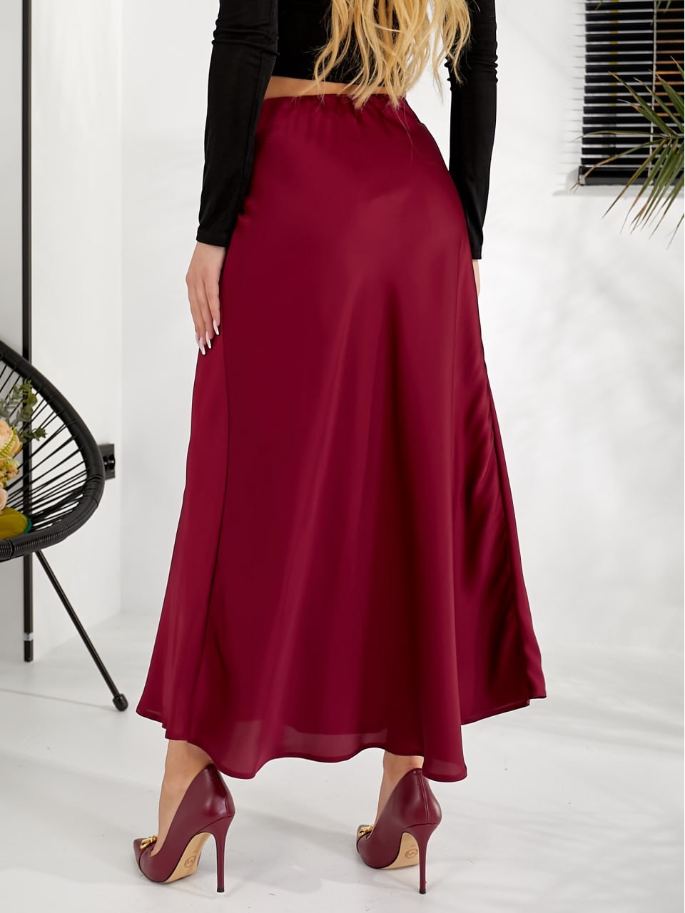 Жіноча шовкова спідниця бордового кольору 31836