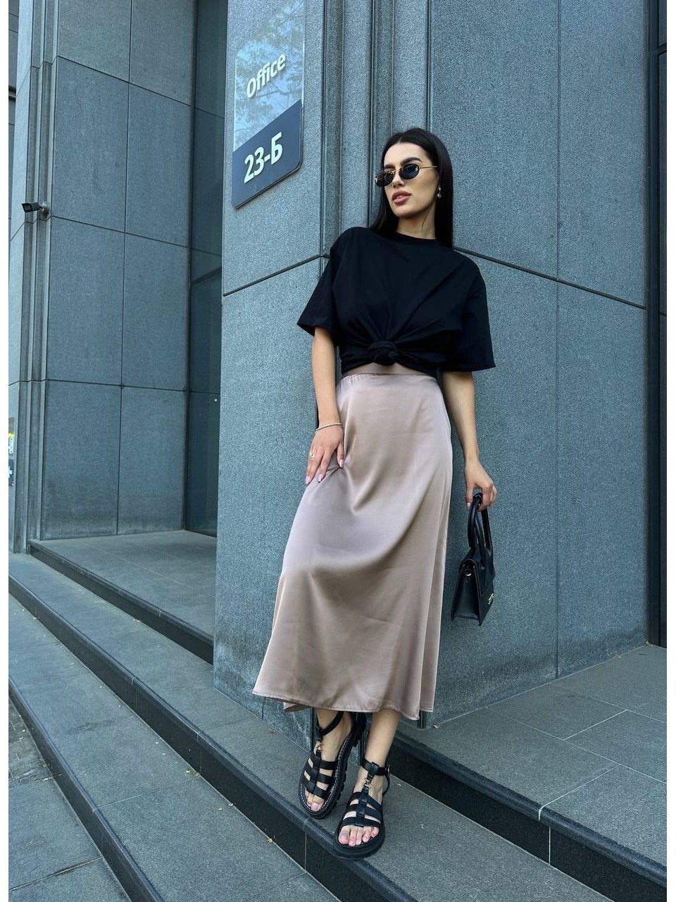 Жіноча шовкова спідниця міді кавового кольору 33189