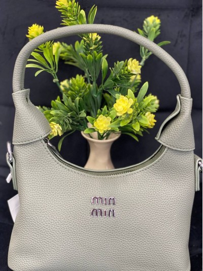 Жіноча сумка-багет з пористої еко-шкіри оливкового кольору 32371