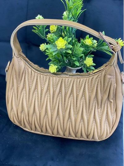 Жіноча сумка-багет із жатої еко-шкіри кавового кольору 32253