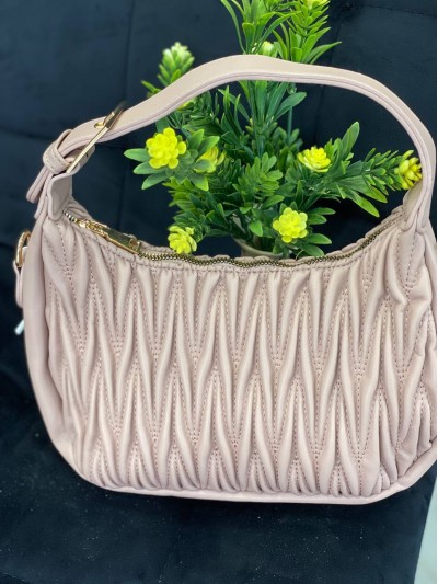 Жіноча сумка-багет із жатої еко-шкіри пудрового кольору 32252