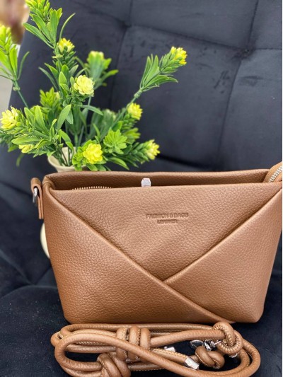 Жіноча сумка з пористої еко-шкіри кавового кольору 32151