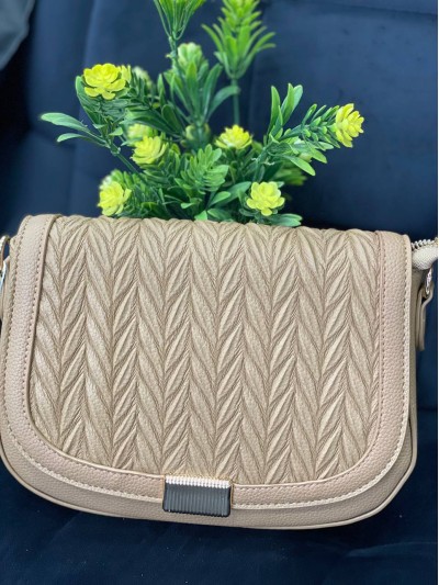 Жіноча сумка крос-боді на кнопцi з еко-шкіри кавового кольору 32357