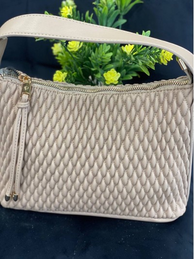 Жіноча сумка на плече із жатої еко-шкіри бежевого кольору 32265