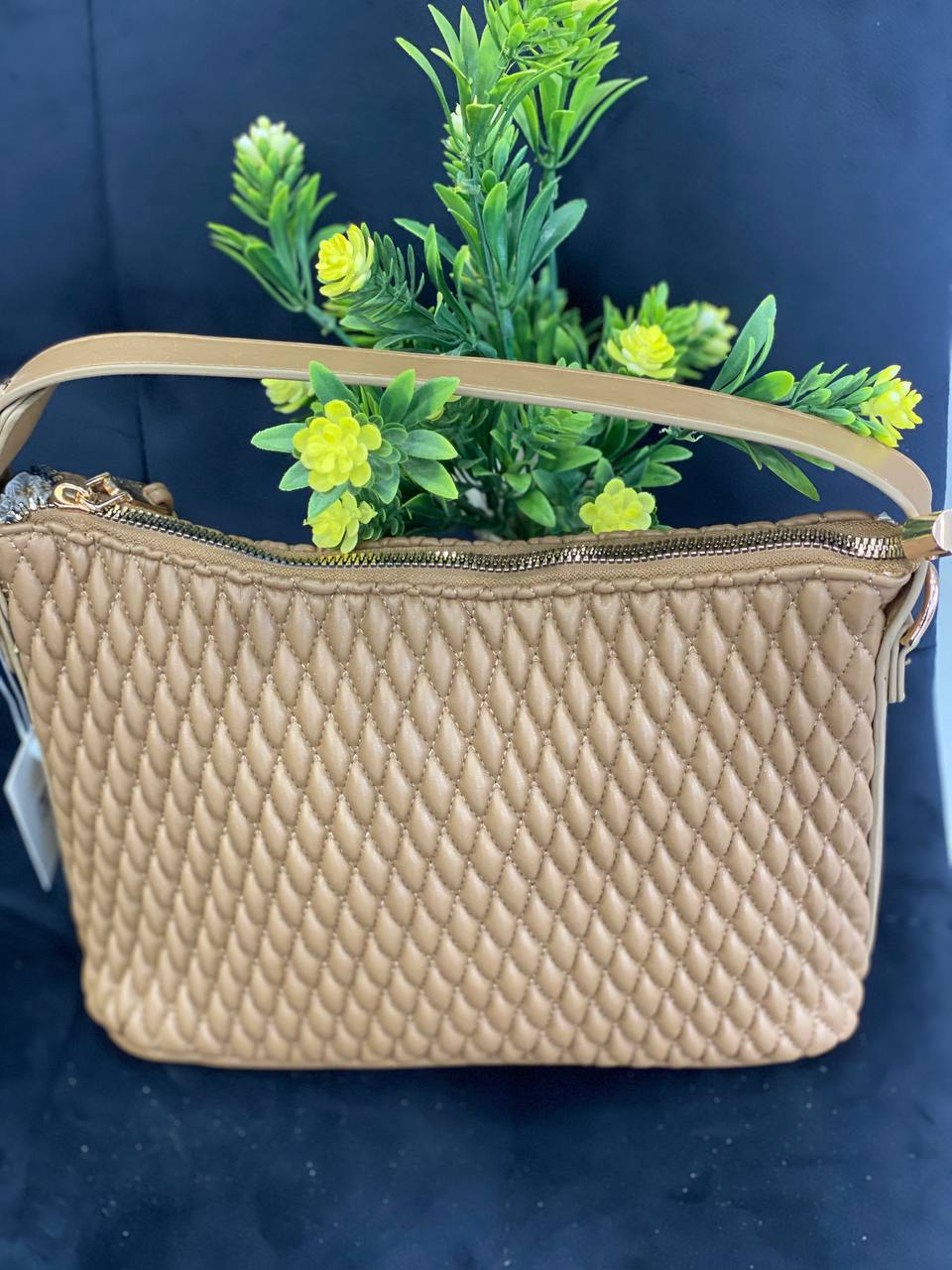 Жіноча сумка на плече із жатої еко-шкіри кавового кольору 32263