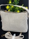 Жіноча сумка на плече із жатої еко-шкіри сiрого кольору 32264