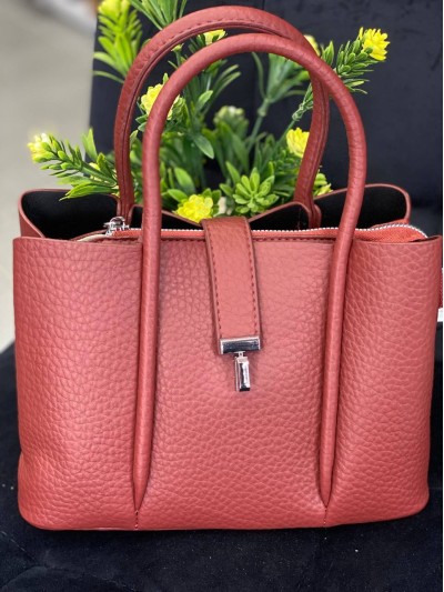 Женская сумка шоппер из эко-кожи бордового цвета 32367