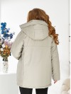 Жіноча зимова куртка з капюшоном бежевого кольору 29756