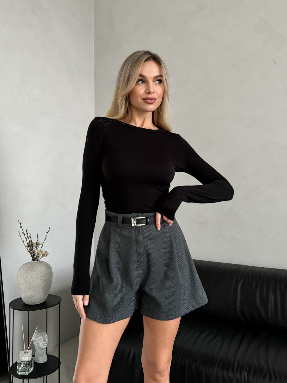 Жіночі кашемірові шорти графітового кольору 30219