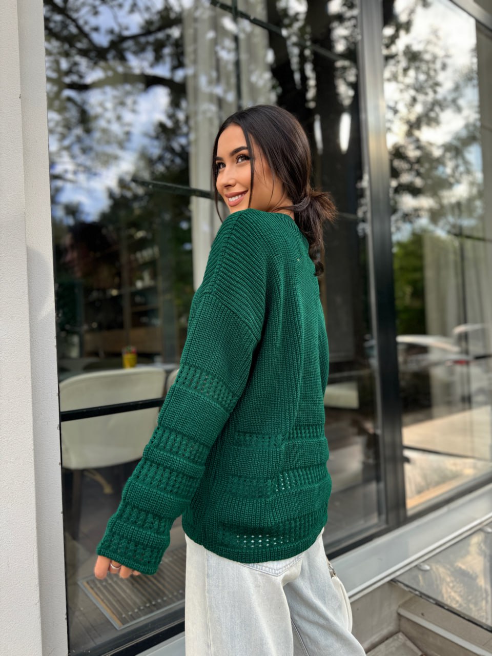 Жіночий базовий светр смарагдового кольору 30183