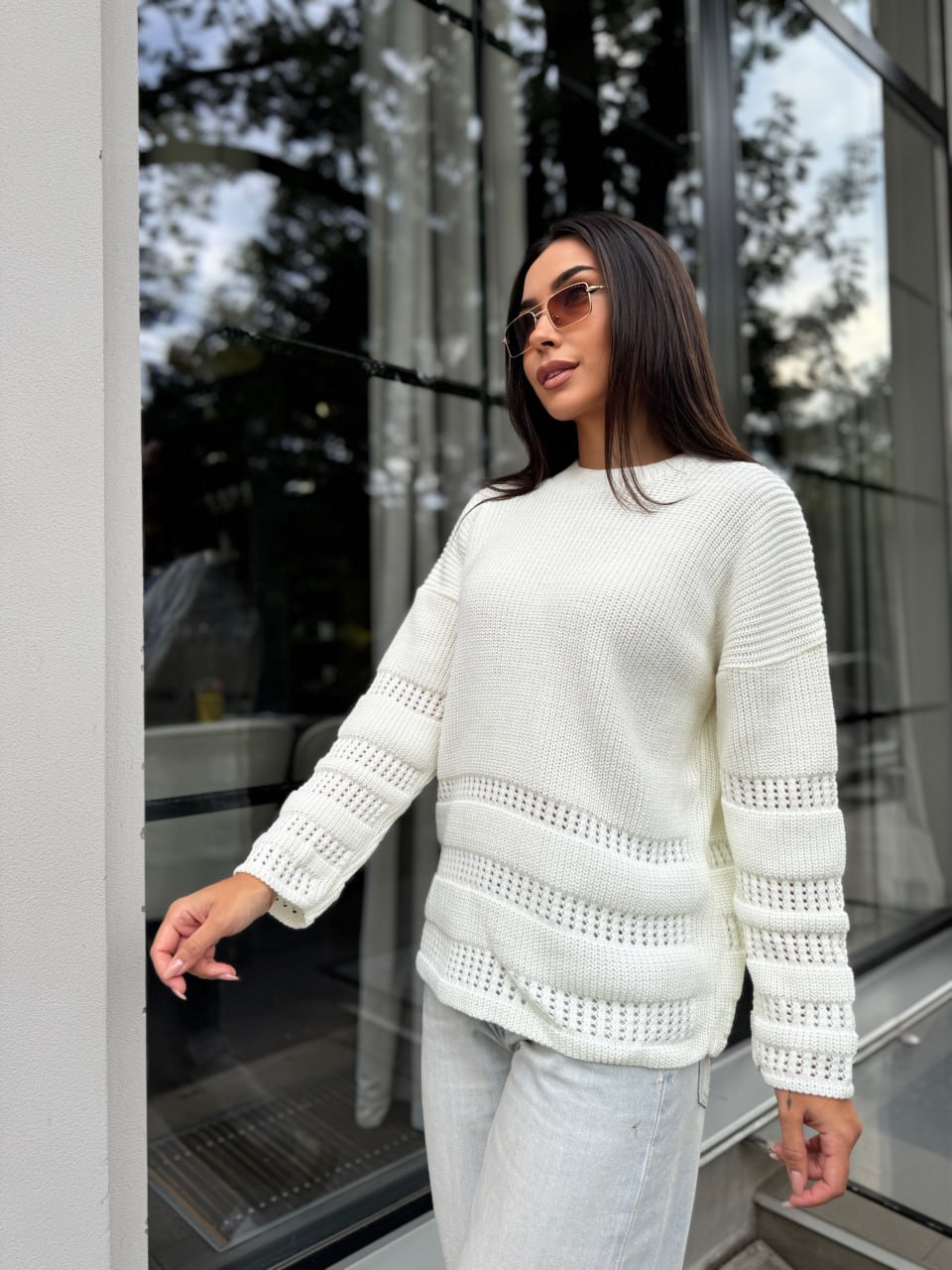 Жіночий базовий светр молочного кольору 30182