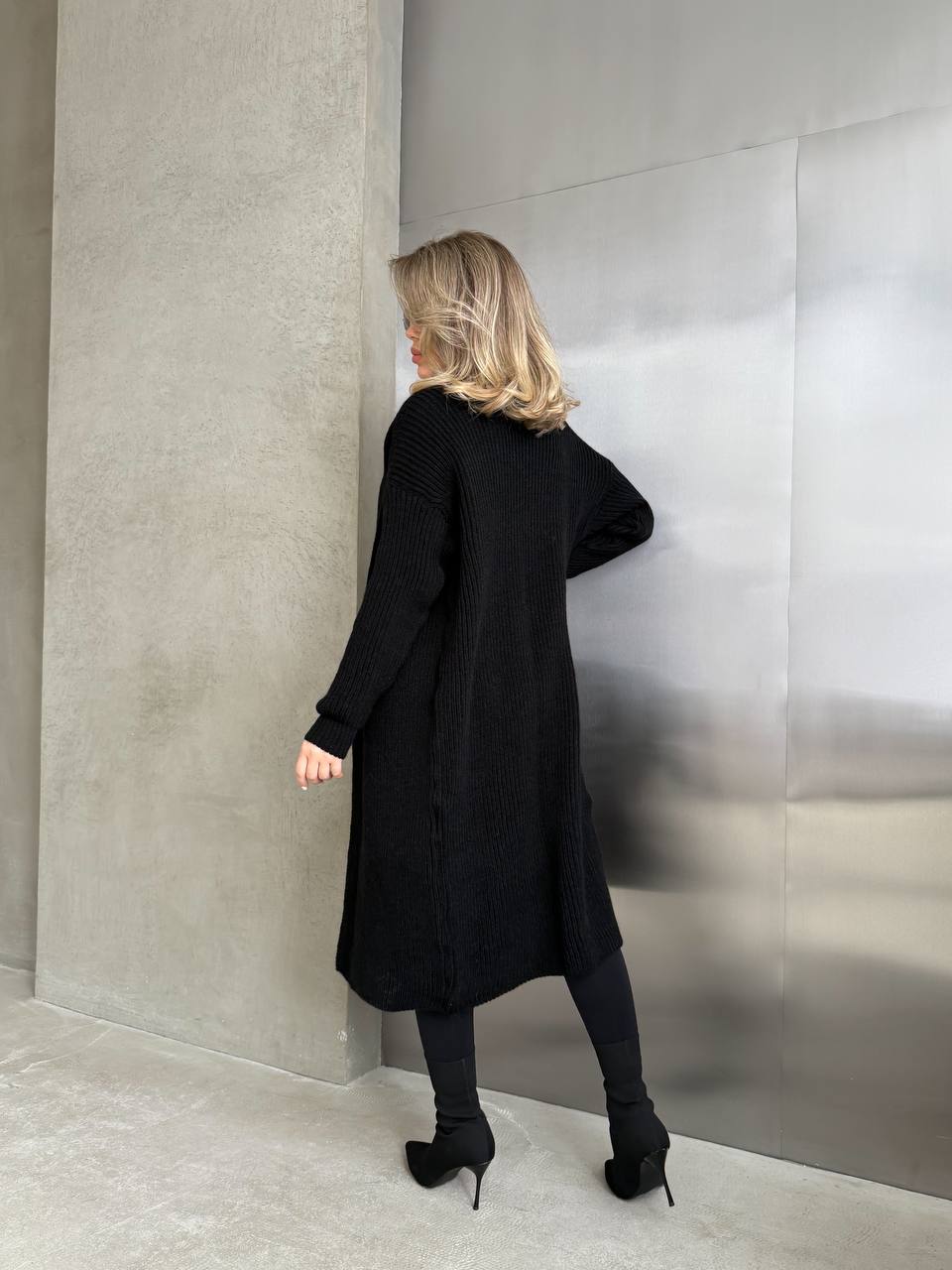 Женский длинный кардиган черного цвета 32880