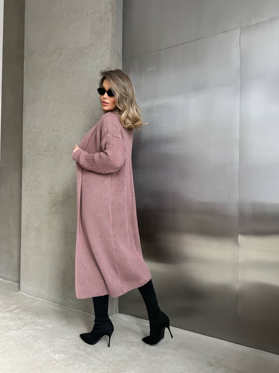 Женский длинный кардиган пудрового цвета 32877