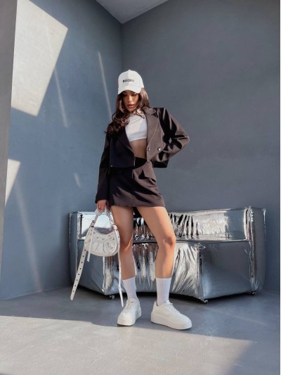 Женский классический костюм 2-ка (юбка-шорты+пиджак) черного цвета 31846