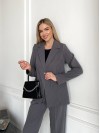 Жіночий класичний костюм сiрого кольору 31375